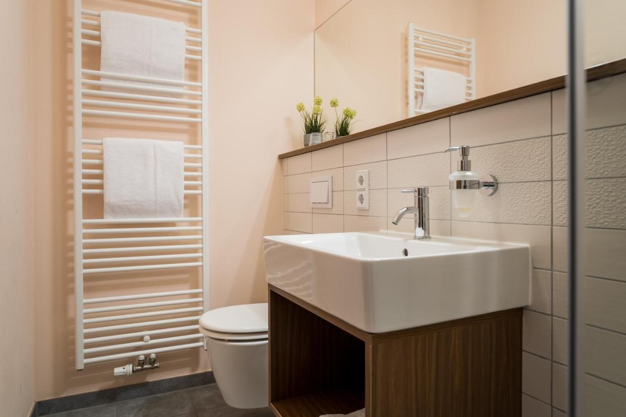Point Hotel Apartments And Rooms เดรสเดน ภายนอก รูปภาพ